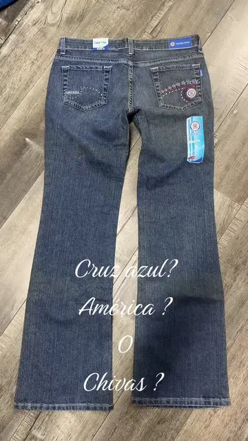 Available on my depop! Looksthatkill #cruzazul #chivas #clubamerica 