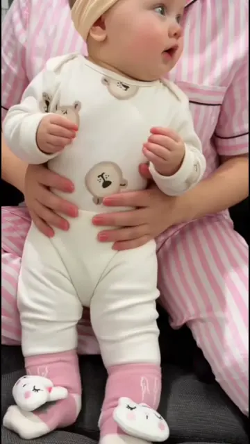 Sweet sugar honey baby 😍😍😍😍😍🍼🍼#capcut #pioneertemplate #capcutpioneer #ai