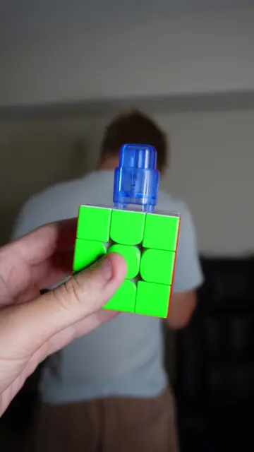 Watch how fast this actually happens #cubing #rubikscube #speedcubing #fastsolve