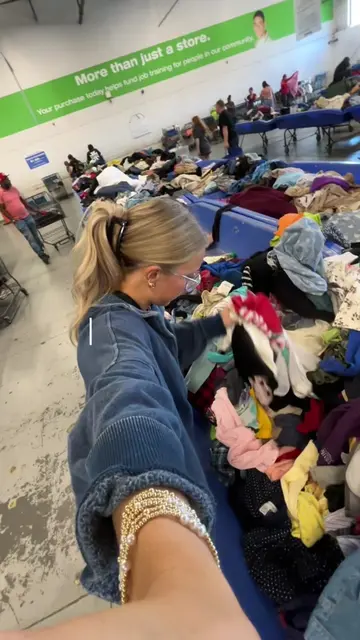 What you need to know before shopping at the goodwill bins for the first time!! 