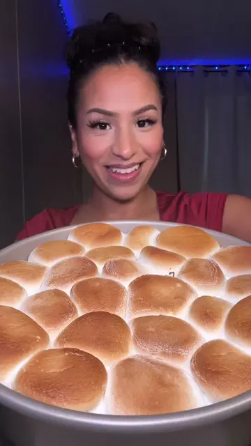 Lets make a s’mores dip! ✨ #mukbang #mukbangvideo #mukbangasmr #eatingasmr #Food