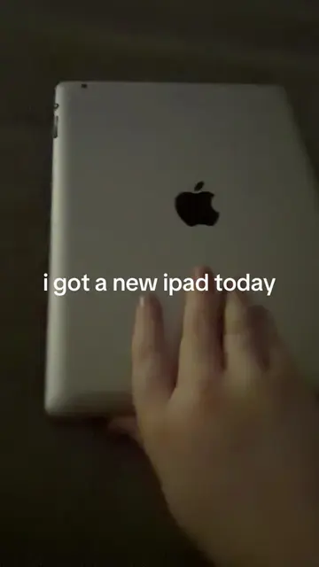 It’s a iPad 2 64 gigabytes space gray Wi-Fi only #ipad2ndgen #ios7 #ipad #newipa
