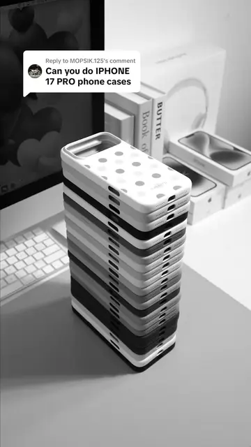 Replying to @MOPSIK.125  Who is switching their case color every single day?😏 D