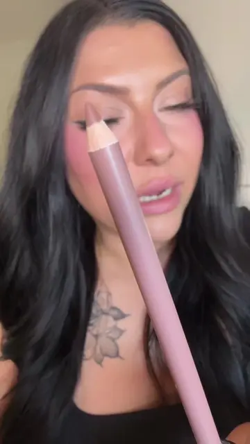 trying out the new cool toned lip liner from @Morphe Cosmetics ! shade: penthous