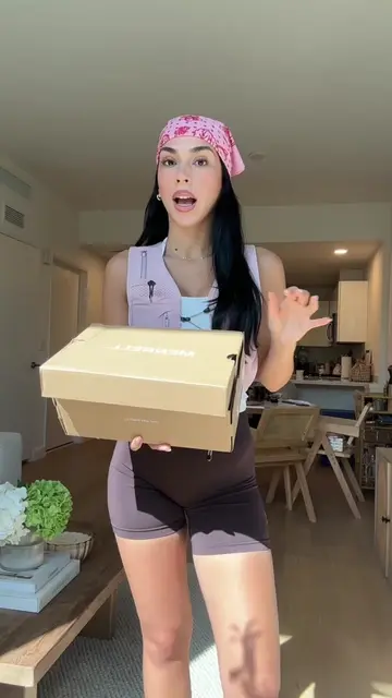 let’s unbox my @merrell moab 3’s!! this colorway is everything 🤎🌷🥾🌸 #hikings