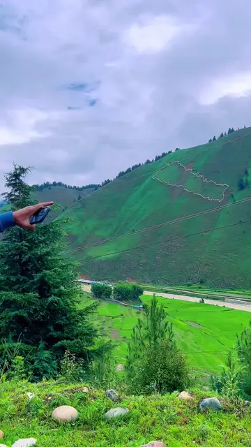 पहाडमा बनाइएको नेपालको नक्सा 🇳🇵❤️ यो नक्सा बनाउन करिब ८० लाख रुपैयाँ खर्च भएको