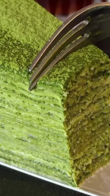 the best crepe cake in melbourne and it’s NOT TOO SWEET — the highest compliment