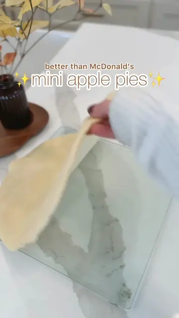 The cutest & easiest apple pies you’ll make this season!🍎🍏 **Mini pie makers a