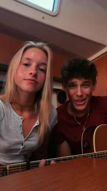 This song is sooooo peak @vitaaaa<3 #cover #singingcover #guitarcover 