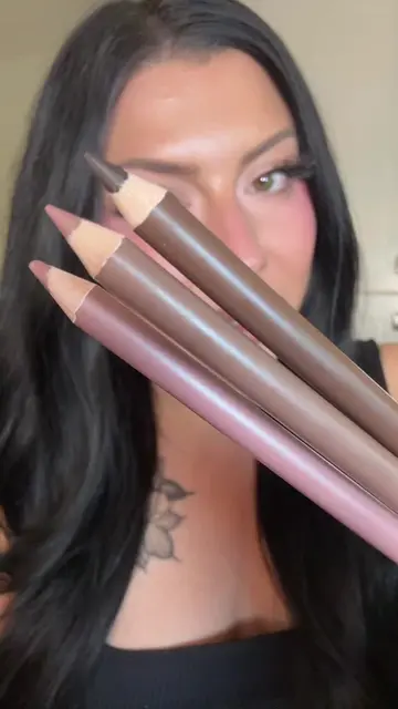 swatching + trying on 3 cool-toned/grey @Morphe Cosmetics signature lip liners! 