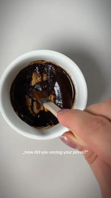 Simple coffee mask to unclog your pores and make your skin smooth (through exfol