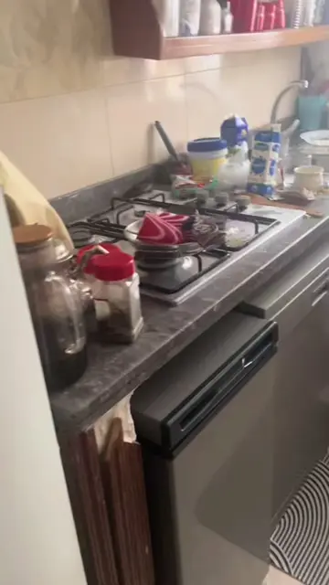 Clean the kitchen w me 🧼🧹#CapCut #cleanwithme #clean #CleanTok #relateable 