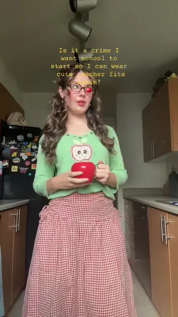 Cider has the cutest teacher basics!! ❤️🍎 @Cider https://ciderhere.com/Bv44X4