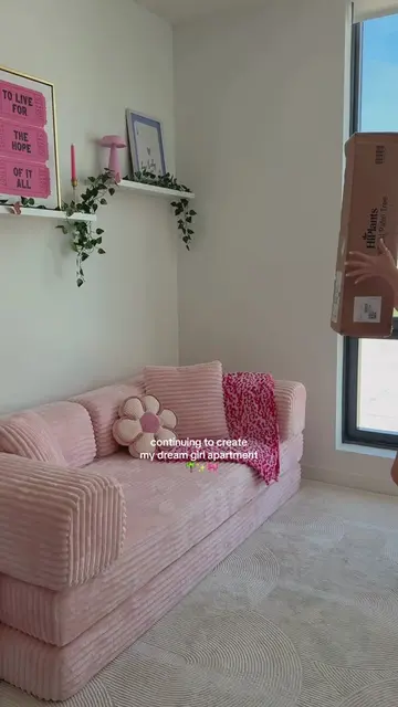 Another little touch to my dream girl apartment 🌴🎀