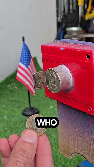 Who Knew a Simple Coin Could Fix a Gate Lock Problem? 😱 #DIY #LifeHack #Gate #T