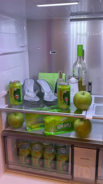 organized around the things that matter 😌 #drinkpoppi #poppisoda #sourapple #fr