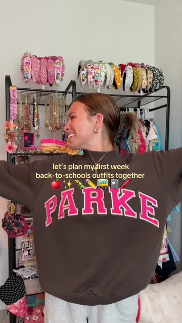 Choosing my outfits for the first week back-to-school 🥰 which one is your favor