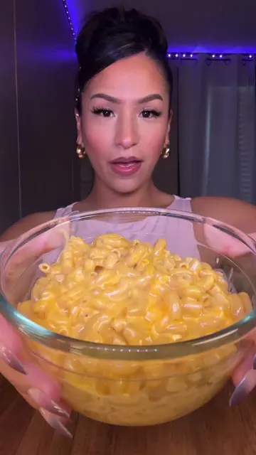 Mac & cheese MUKBANG [watch til the end] 👀 #mukbang #mukbangvideo #mukbangasmr 
