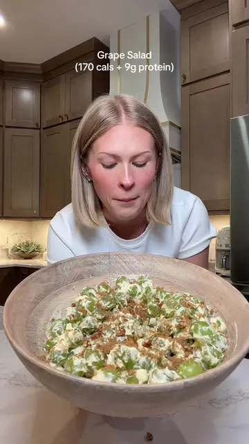 Grape Salad 🍇🍨 (175 cals + 9g protein) and it’s even better than Chicken Salad