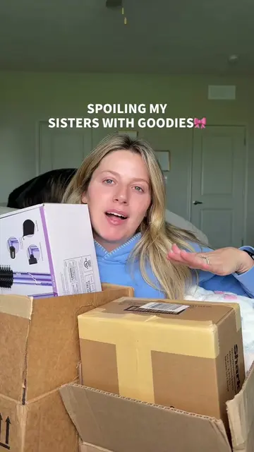 it’s that time of year!! being a big sis is the best!! @Mya Sadolsky @Taylor sad