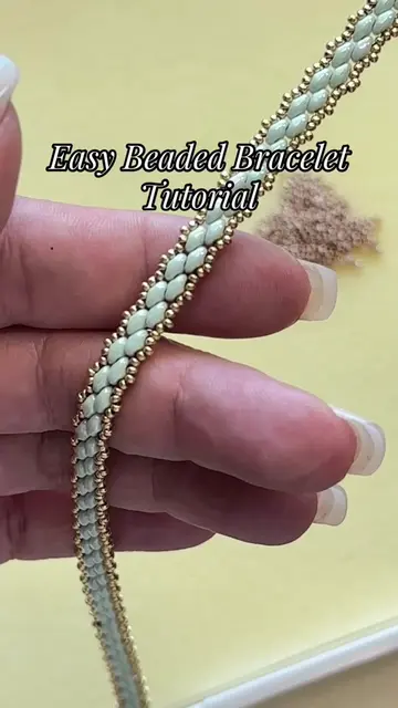 Part 1 - easy beginner friendly bead weaving project. Pattern by Hail DeLuca of 