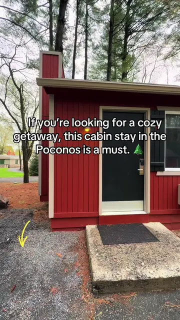 I found one of the cutest cabin stays in the Poconos! 🌲🏡 If you’re looking for
