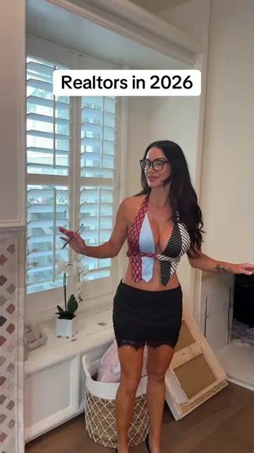 They’ll do anything for a sale #realestate #comedy #housetour #realtoroftiktok #