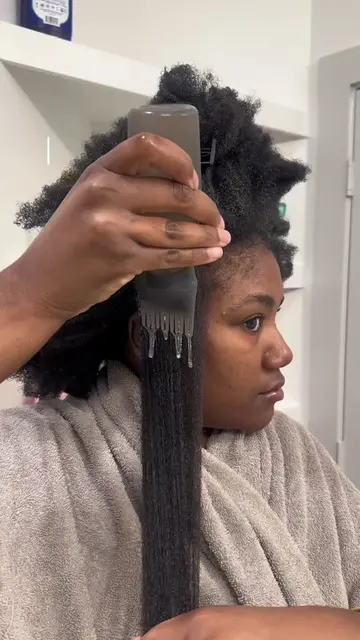 Homemade flaxseed gel + the perfect applicator bottle for my 4C hair. It makes a
