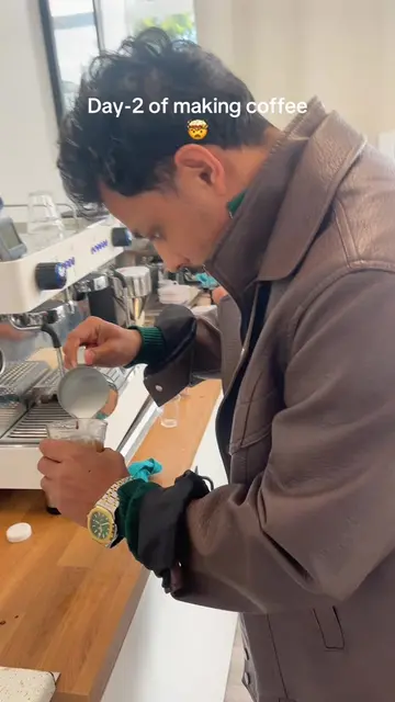 Today’s pour from one of our beginner baristas. How did they do? #CoffeeWithMusk