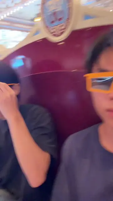 selfie cam is inverted i won btw #disney #disneyland #californiaadventure #Valor