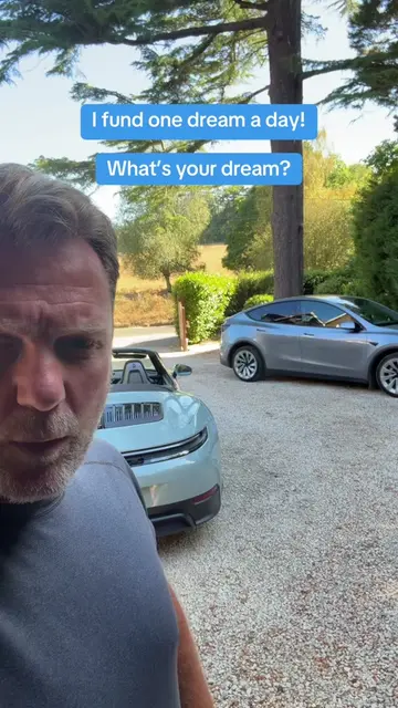 I fund one dream a day! 👇🏻 What’s your dream? #simonsquibb #entrepreneur #busi