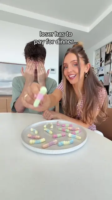 poison candy challenge.. loser buys dinner 😂 #poisongame #challenge #bestfriend
