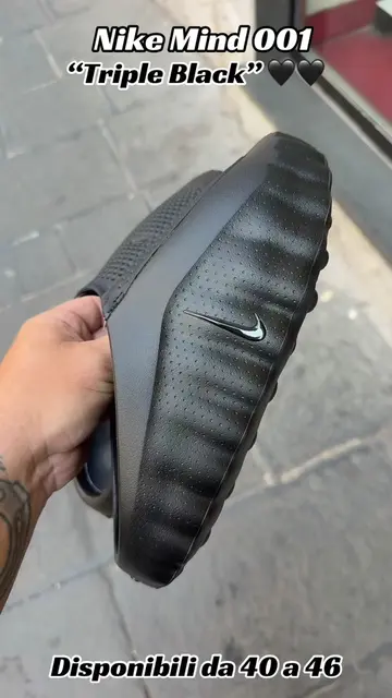 🚨 Nuovo arrivo da One Street. Le Nike Mind 001 “Total Black” sono finalmente di