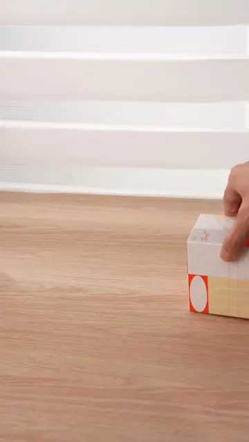 Your Flasheye Dot knows exactly what device you’re charging. And it reacts while