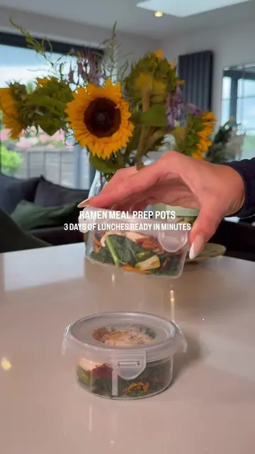 ad Ramen meal prep pots.. 3 days of lunches prepped in minutes. The easiest spee