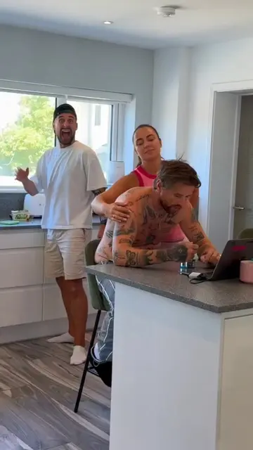 Does the camera fancy me? 😂#funnyvideo #comedyvideo karesten hanby