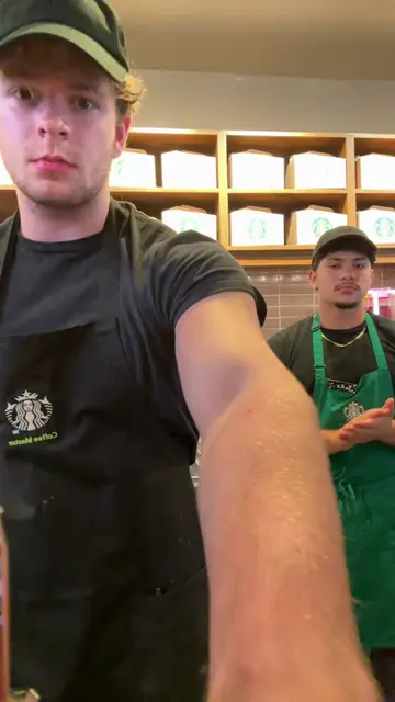 Peak closing shift #starbucks #starbucksbarista #starbucksdrinks 