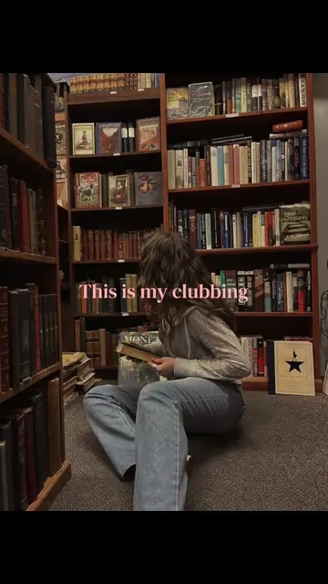 Book clubbing📚 #thisismyclubbing #BookTok #books #cafe #bookandcoffee 