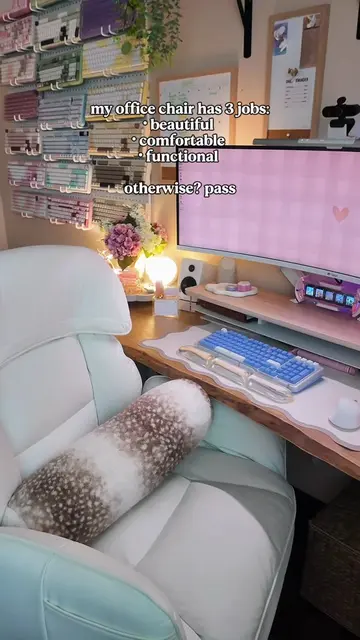 this chair checks all 3 boxes and more. I’m freakin obsessed 🤍✨ Aesthetic and b