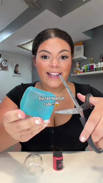 diy red NeeDoh cube!!😱#diysquishy #squishy #squishies #homemadesquishy #DIY 