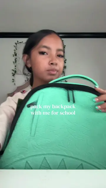 pack my backpack with me for schoolll #school #backpack #packwithme #Vlog #grwm 