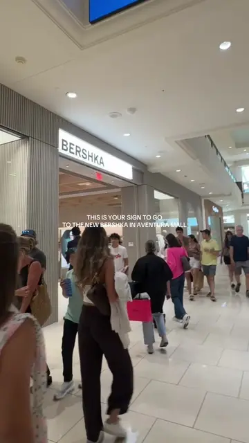 FINALLY #bershka #aventuramall #shopping #miami 