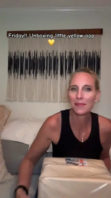 Jumbo unboxing from Little Yellow App 💛. She a good find!! Just not too sure wh