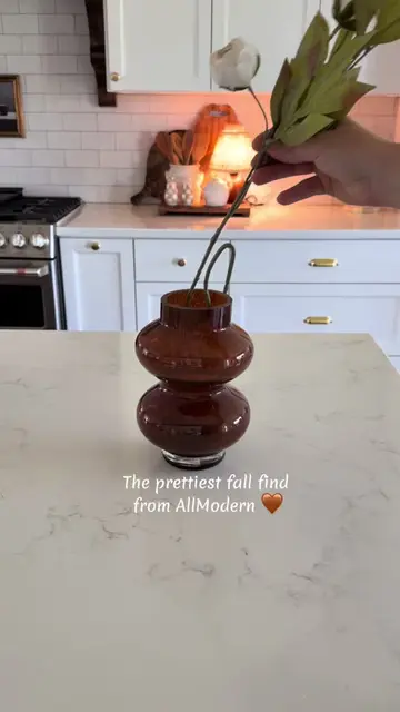 The prettiest warm touch for fall 🤎 Loving this sculptural glass vase from @All