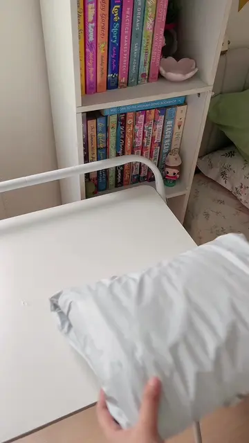 Ayan na siya sa book mail niyaaa!! First time ko mag order sa Empire Book Store 