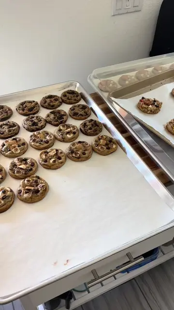 Having all those cookies lined up in the trays like that was very satisfying. Th