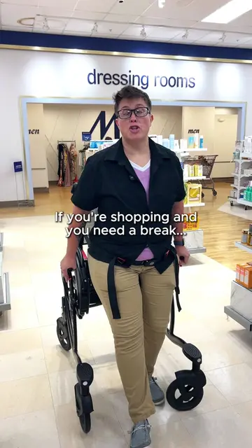 ⭐️ Zeen’s Barstool Mode at the Store ⭐️ One of the most versatile features of th
