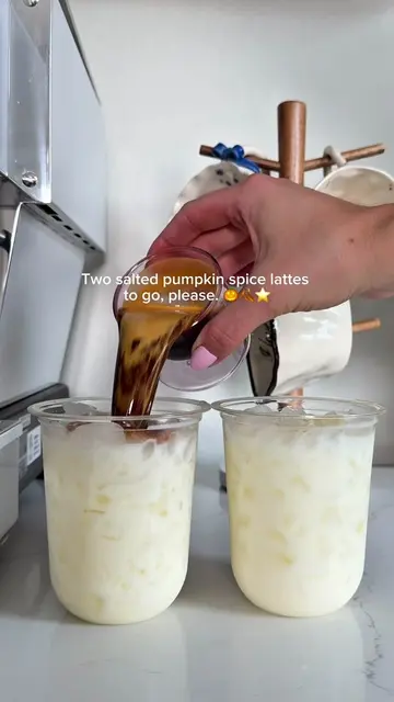 Salted pumpkin spice latte with vanilla cold foam to go🎃⭐️🍂🤎 Recipe: - pinch 