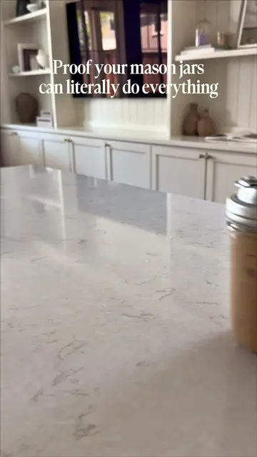 One mason jar, so many upgrades. 🤌🏼 The leakproof iced coffee lid, lemon squee