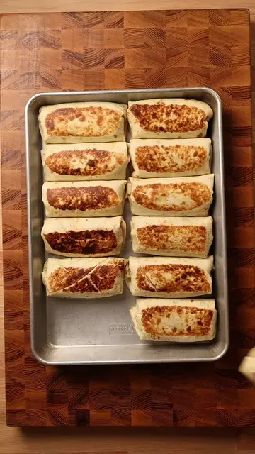 chili cheese burritos!!!⤵️ all you need: -30oz refried beans -2lbs ground beef -